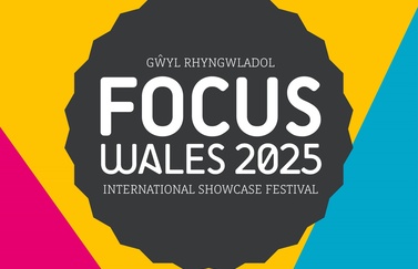 Pau Walters i Two Little Rooms actuen a FOCUS Wales 2025 gràcies a la col·laboració amb l’Institut d’Estudis Baleàrics i Fira B!